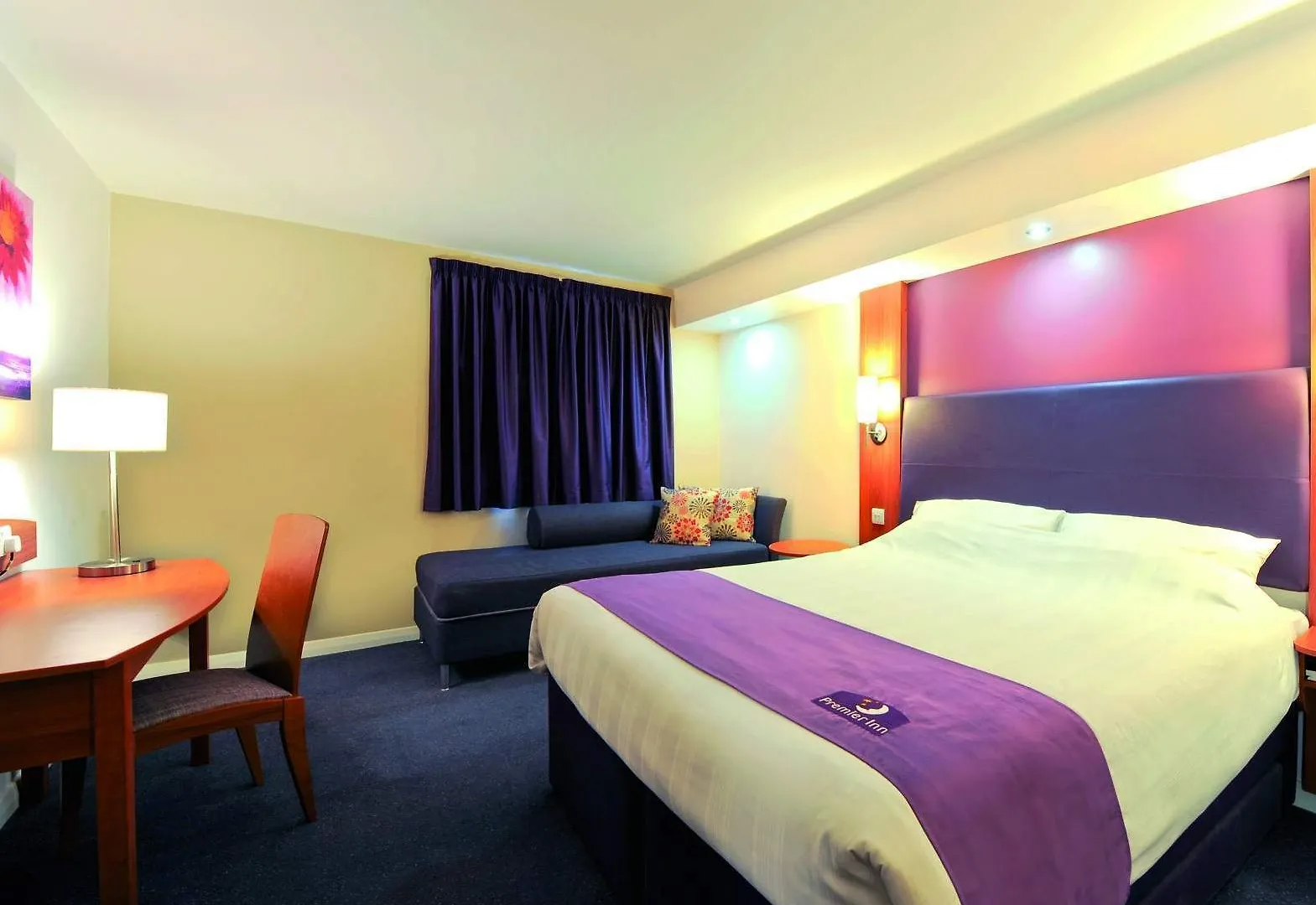 Premier Inn Abu Dhabi Airport Business Park 3*,