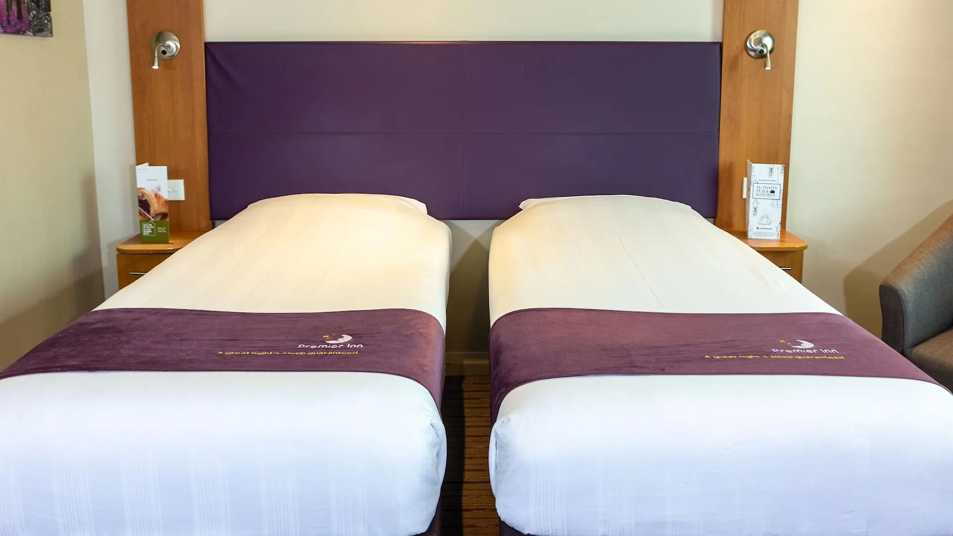 Premier Inn Abu Dhabi Airport Business Park 3*,