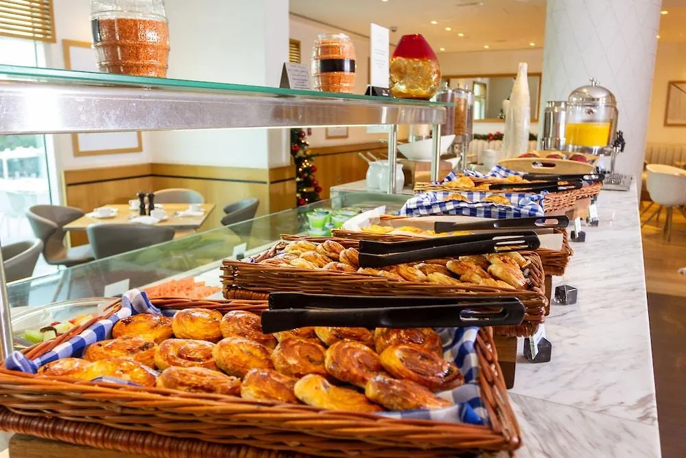 Hotel Premier Inn Abu Dhabi Airport Business Park
