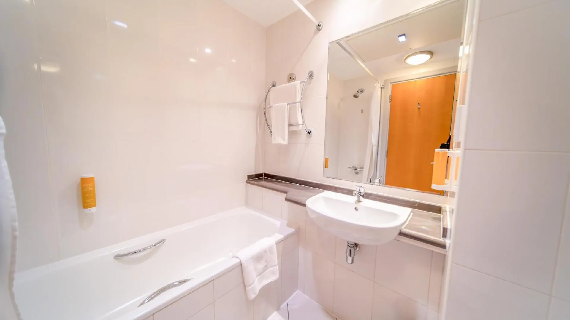 *** Hotel Premier Inn Abu Dhabi Airport Business Park United Arab Emirates