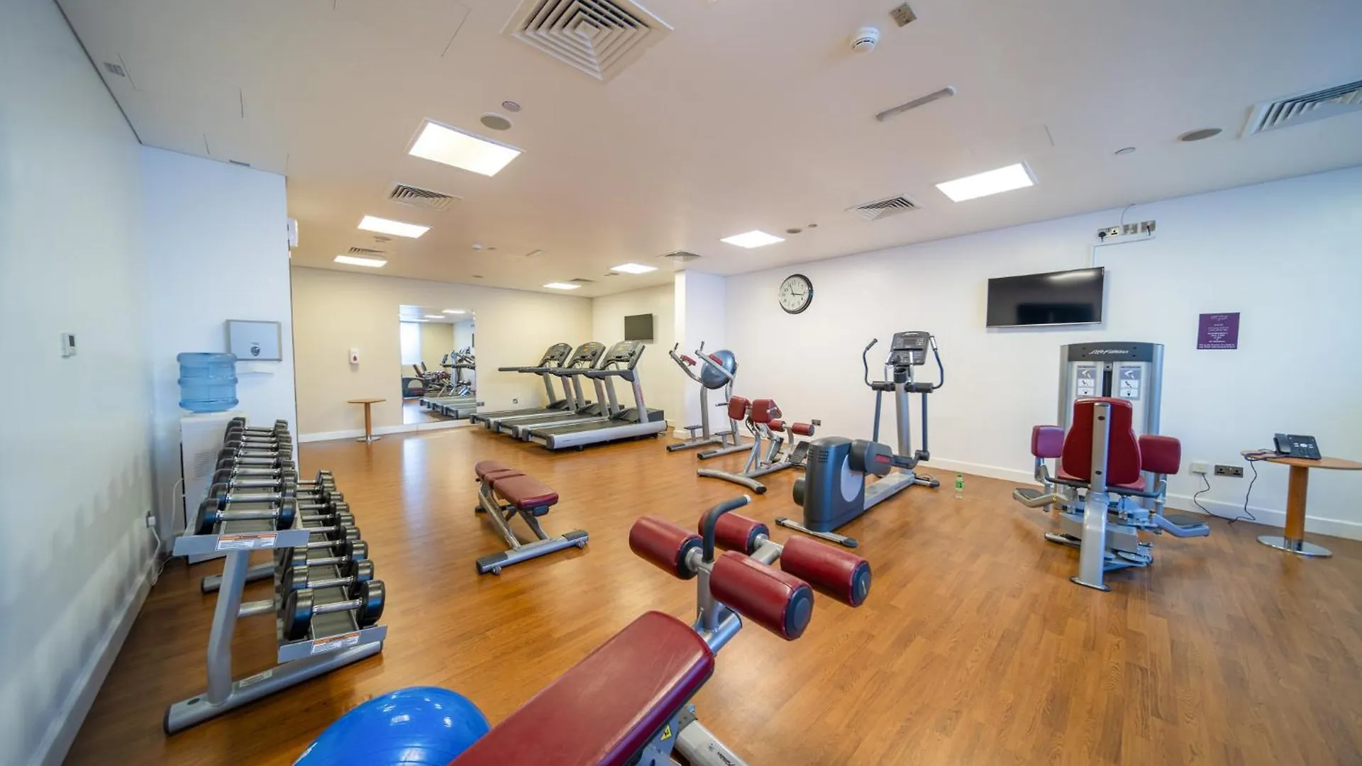 Premier Inn Abu Dhabi Airport Business Park 3*,