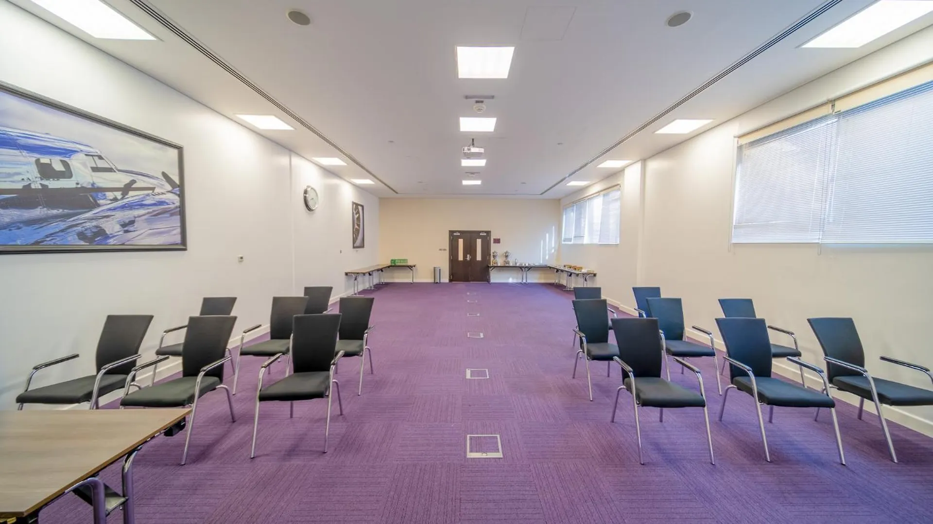 Hotel Premier Inn Abu Dhabi Airport Business Park