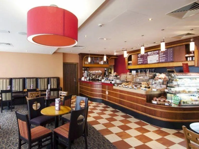 Premier Inn Abu Dhabi Airport Business Park 3*,